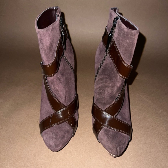 ROCK & REPUBLIC Suede and Leather platform booties. - Picture 1 of 6